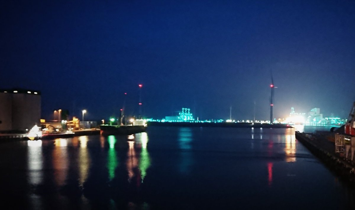 boots&work tweet media