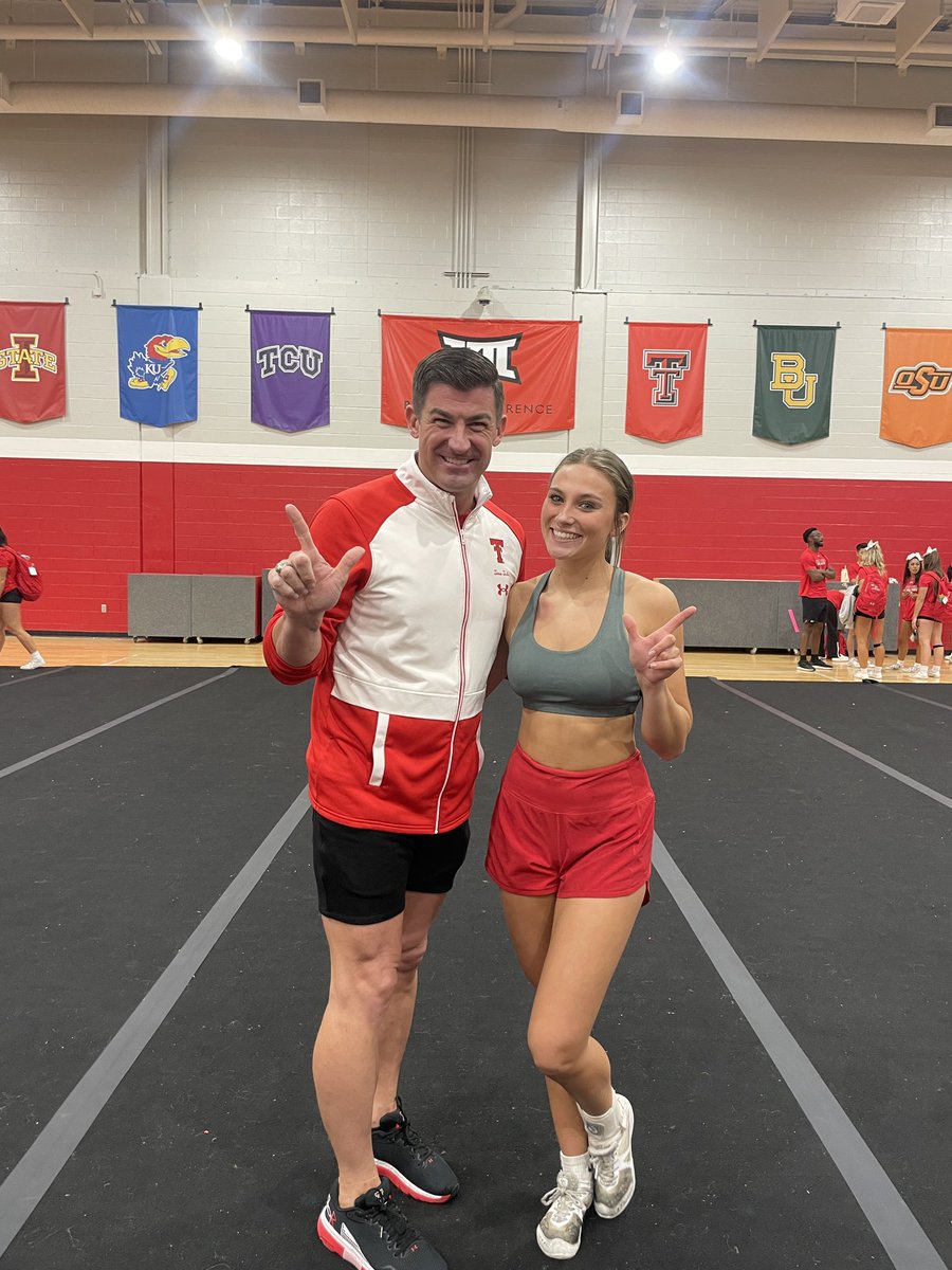 Molly Eaheart tweet media