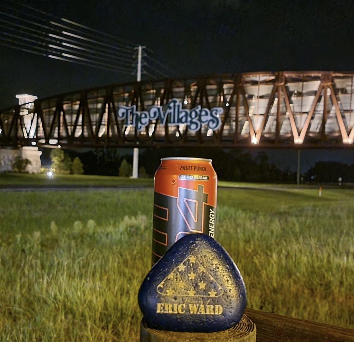 4WARDproject's tweet image. This rock for Eric was found in Florida by Mike Lange, who plans to carry a photo of Eric during a 22 mile ruck next yr.💚To place a rock somewhere in the world to help stop military/veteran suicide, go to 4wardproject.com/store.html 🇺🇸 #end22aday #4EricWard #4WARDproject #4WARDrocks