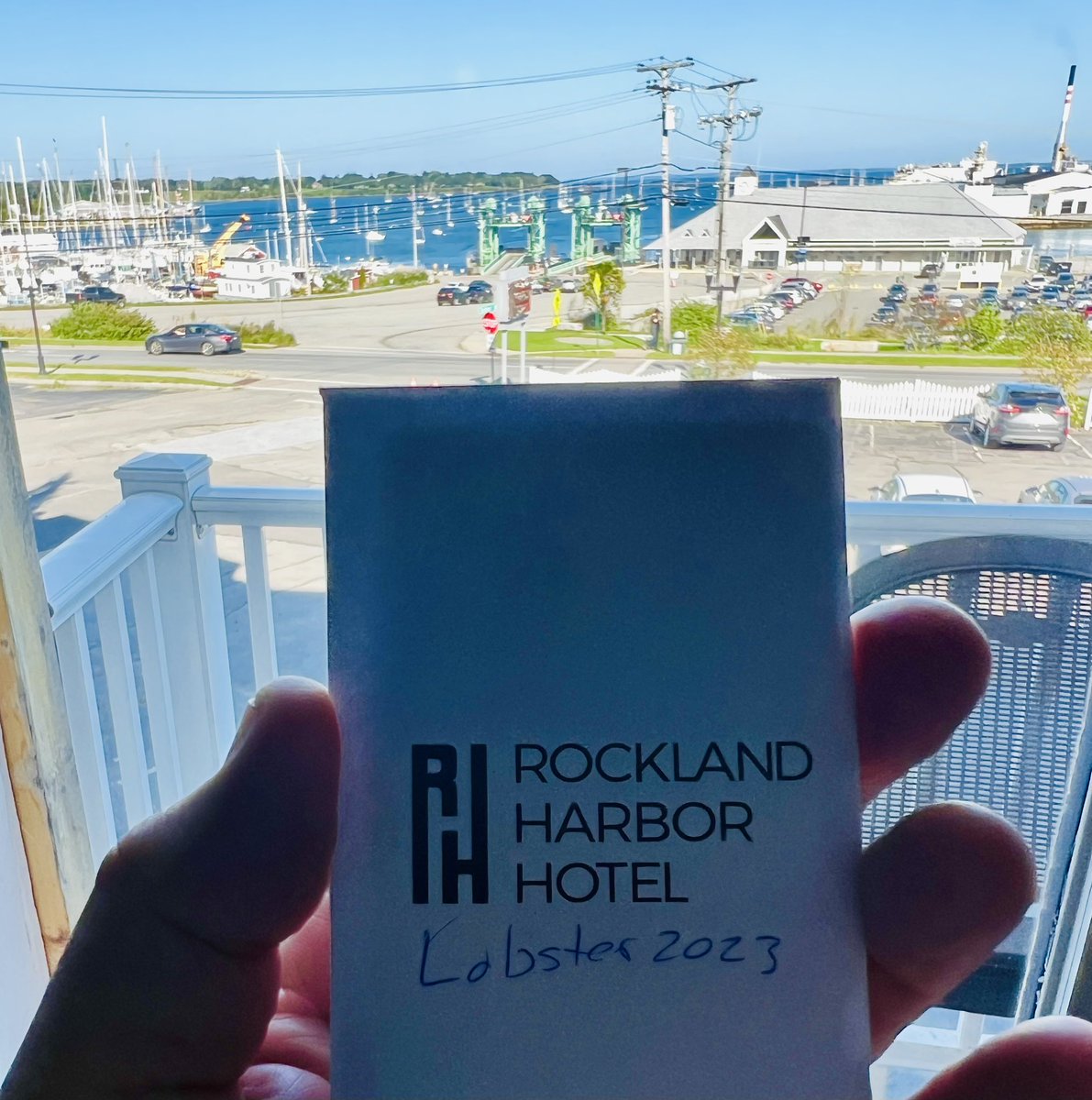 exlimoman's tweet image. Perfect stop for an overnight excursion! #holidayroad #mainelife ❤️🦞 😊