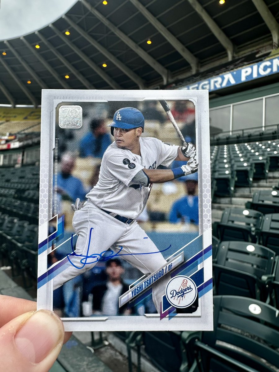 GoSquirrels's tweet image. Let’s celebrate Yoshi Tsutsugo’s promotion with a giveaway! 

Like and RT for a chance to win this signed card. Make sure you’re following us.