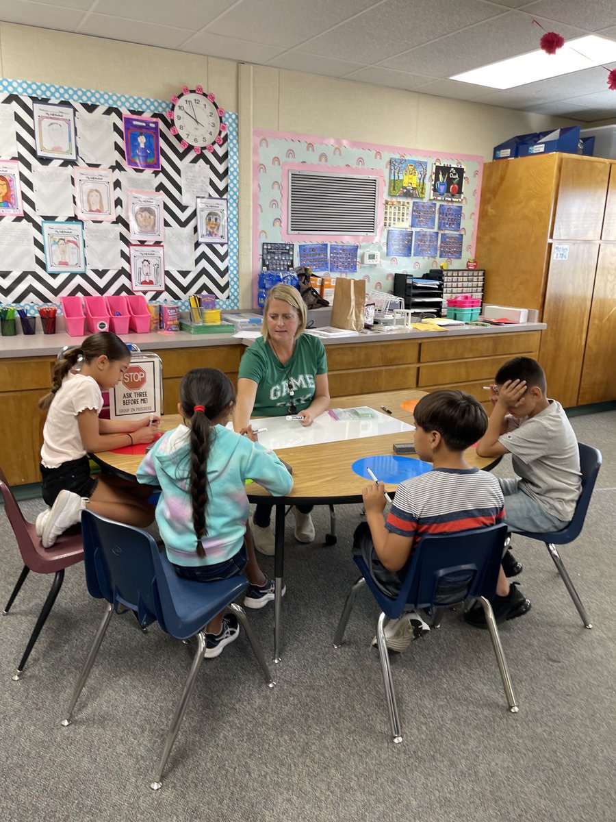 Student focused small groups to ensure all students receive differentiated instruction. #joyfulleaders <a href="/Team_BCSD/">Bakersfield City School District</a>⁩ #teambcsd #readingisfundamental ⚡️⚡️⚡️⚡️⚡️