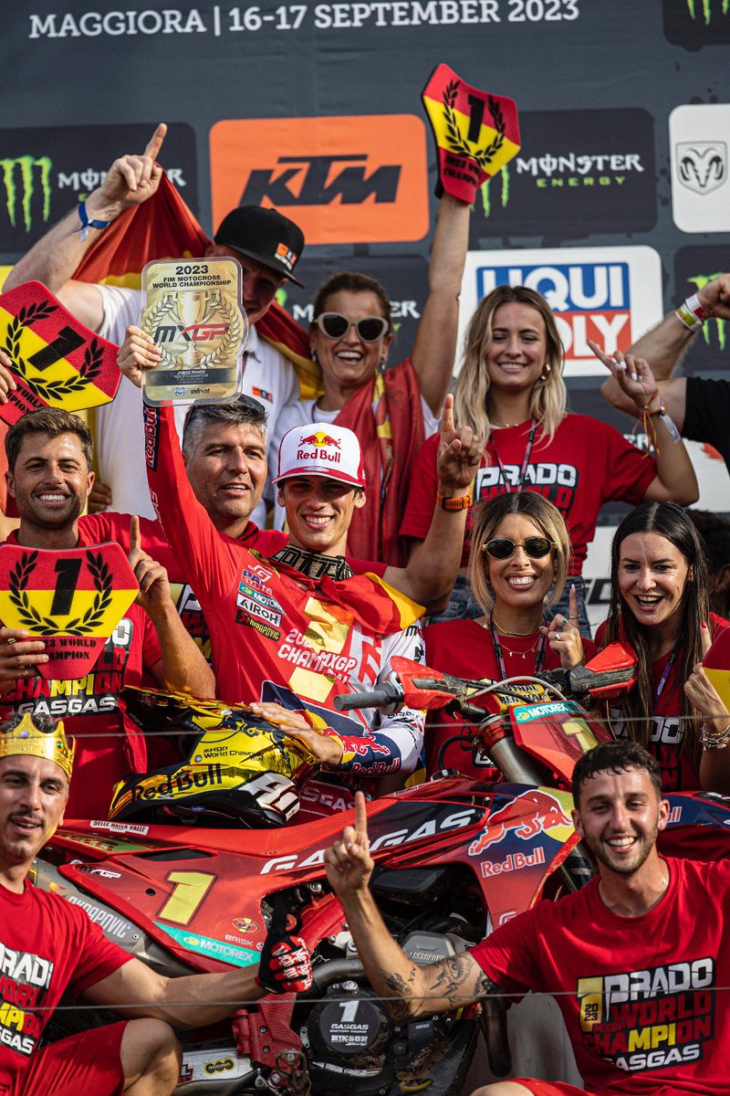 LO CONSEGUÍ 🌍🍾👑  📸 <a href="/JPAcevedoMX/">Juan Pablo Acevedo</a>  #sixt1🔥