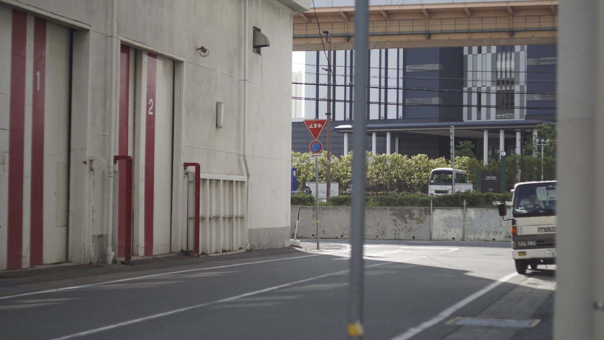 _MidBe_'s tweet image. なんかなんでもないんだけど、思い出がそこに落ちてた。
ゲーム中視野が狭かったなとも思う
僕だけがいいなって感じる場所が思い出補正でできていく………