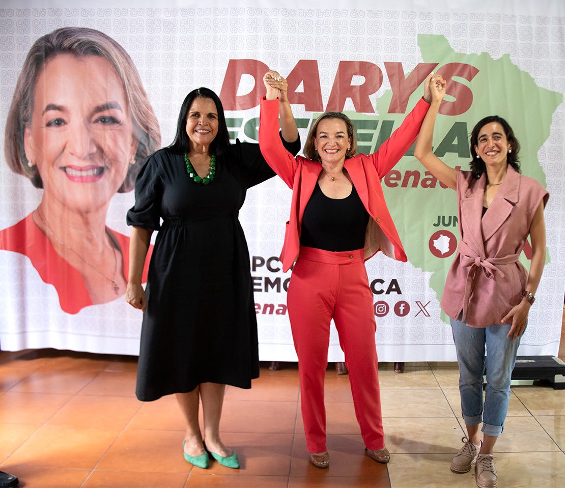 Hoy tuve mi lanzamiento como candidata a senadora por San José de Ocoa.  Trabajaré incansablemente para llegar al senado, desde donde podré representar no solo a los Ocoeños sino a todos los dominicanos.
<a href="/O_Democratica/">Opción Democrática</a>