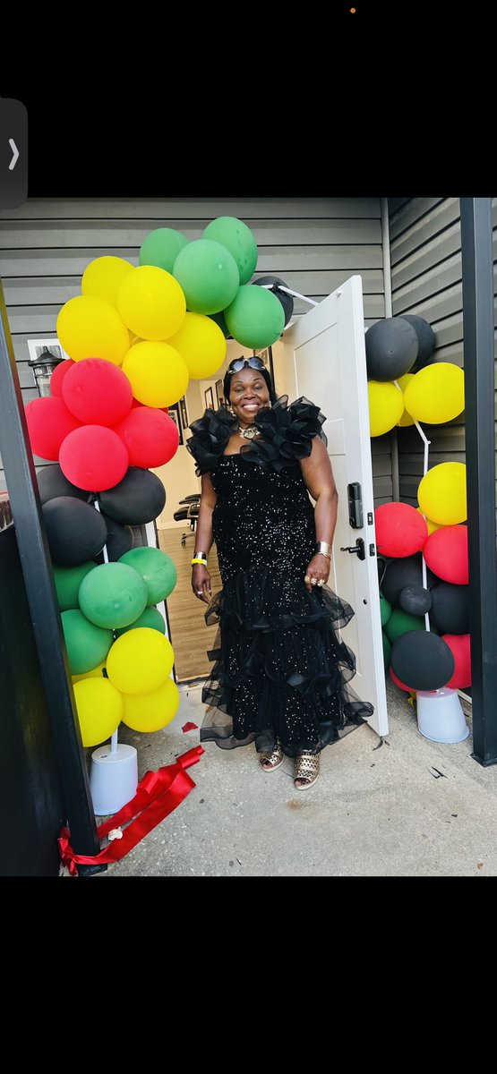 Our defense Minister Honorable Azuka CharlesNwankwo taking a pose after the ribon cutting at the Biafra Liason office Baltimore Maryland on 9/15/23. 
@DesmondOtu4 . #Abawomen spirit lives forever 💗❤️