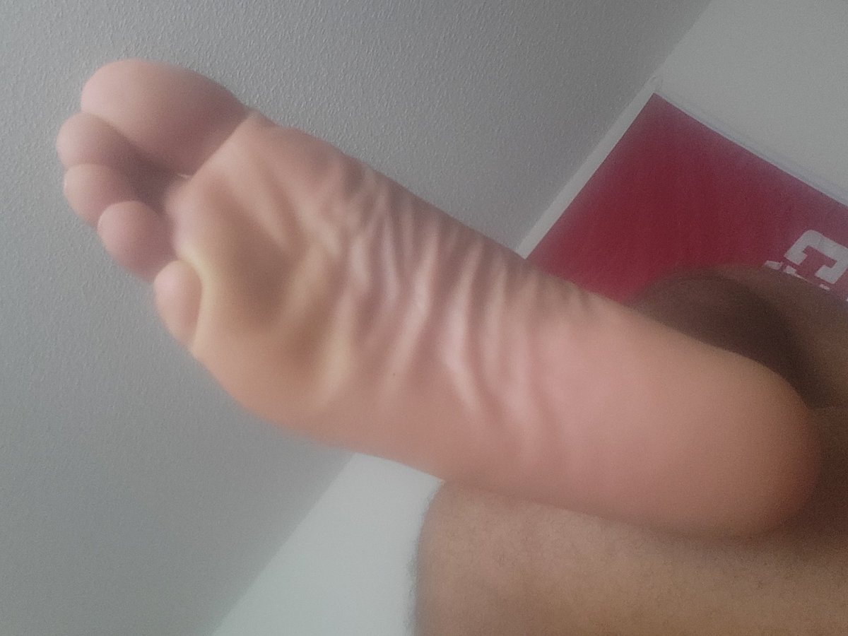 sirnutsalot21's tweet photo. Lose yourself as you worship perfection. $end to these soles that own you.
#SOLESunday #footdom #alphasole #sole #malefeet #feet #SundayFunday #feetfethish #feetfinder #feetpic #foot https://t.co/TA29ptk31b