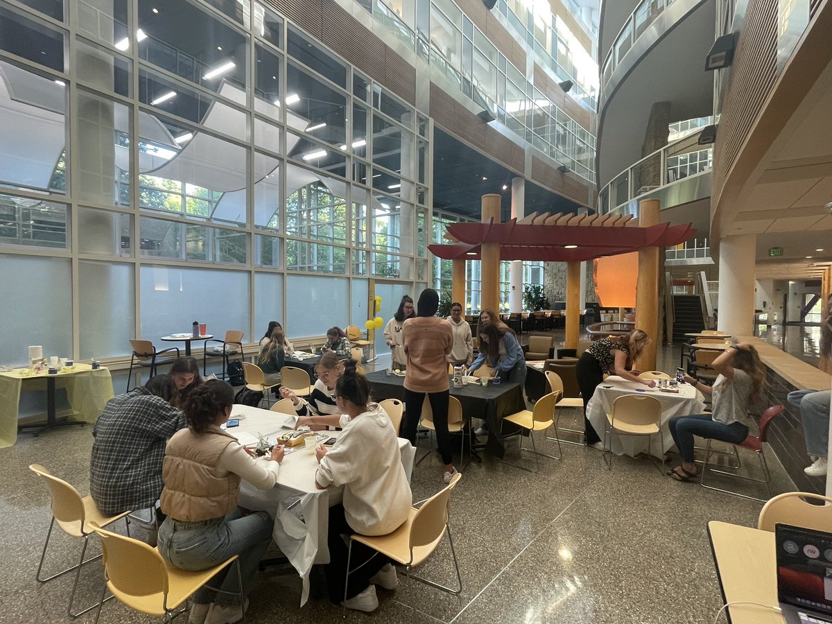 NSSLHAatWMU's tweet image. Thank you to everyone who showed up at our baking competition after our first general meeting! It was so great to see everyone having fun and getting to know each other.