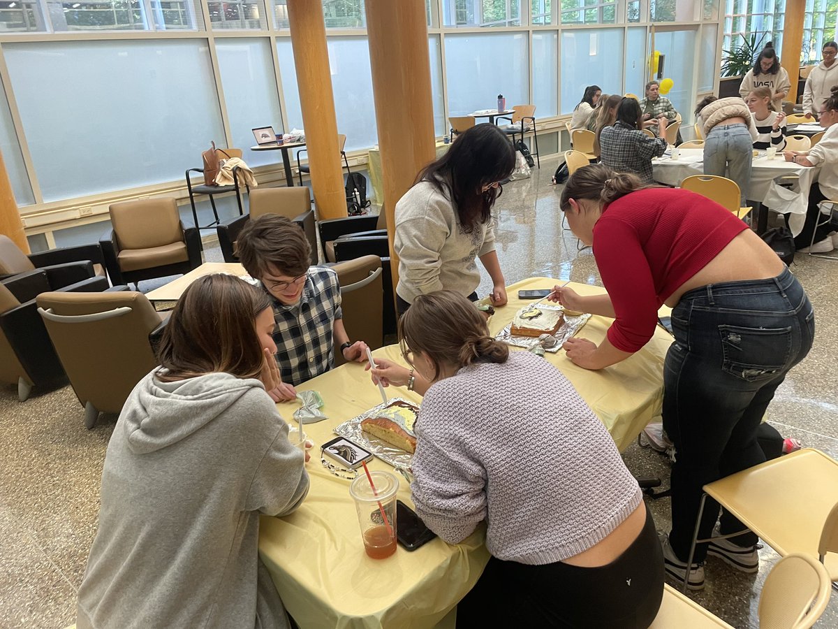 NSSLHAatWMU's tweet image. Thank you to everyone who showed up at our baking competition after our first general meeting! It was so great to see everyone having fun and getting to know each other.