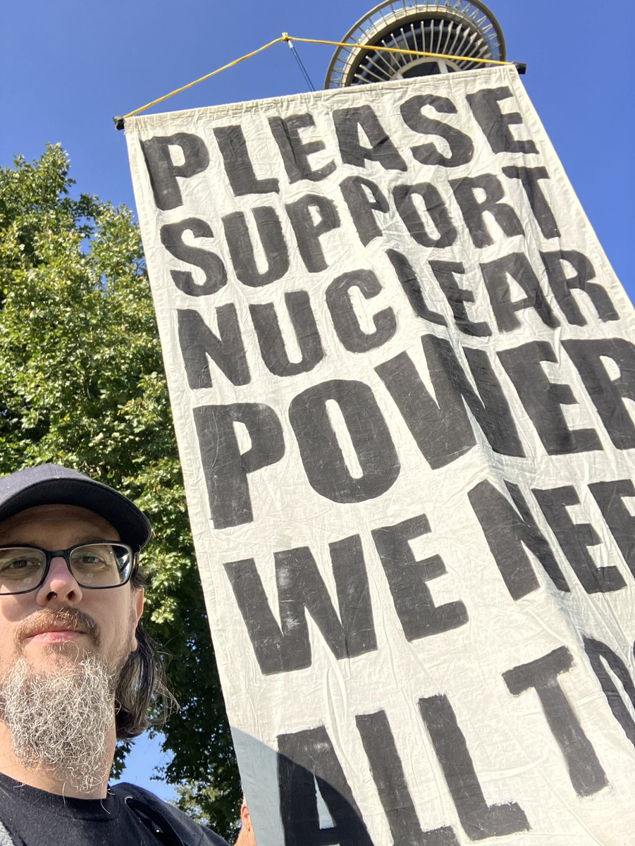 KarlAlexPauls's tweet image. #EndFossilFuel at Seattle Center