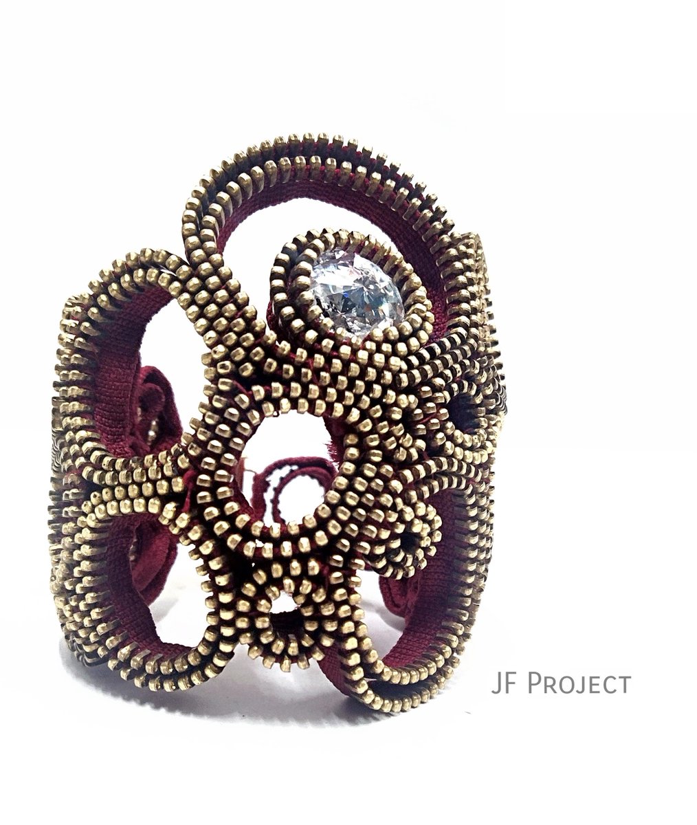 jf_project's tweet photo. #HomiFashionAndJewels #Visionaries π #HOMI #BeFashionAndJewels #JFproject #jewellery #exhinition #sostenibilitΓ #Milano @FieraMilanoSpa https://t.co/DIcfGvGrLx