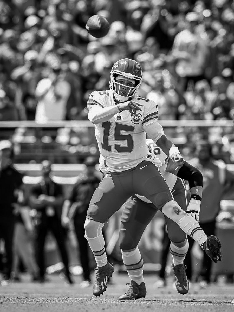 SportsInBW's tweet photo. Patrick Mahomes 

Kansas City Chiefs vs Jacksonville Jaguars 

#ChiefsKingdom || #Chiefs https://t.co/H1B3mmSDis