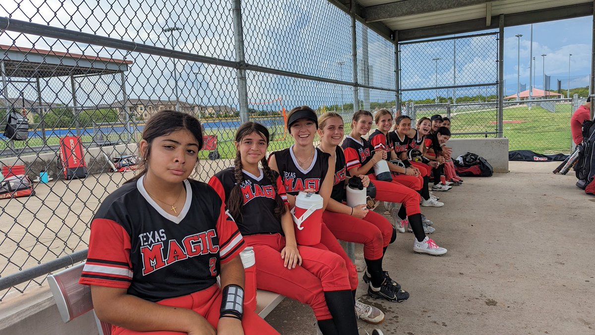 TXMagicSoftball's tweet image. Strong start to the fall season!! 
Shout out to Jenna Penn and Kori Vasquez! 💣💣💣 
TX Magic 18U looking good ladies.

TX Magic 14U played in the 16U division in the same showcase and they competed every single game! Excited to see how this team is shaping up. 
 #MagicMade