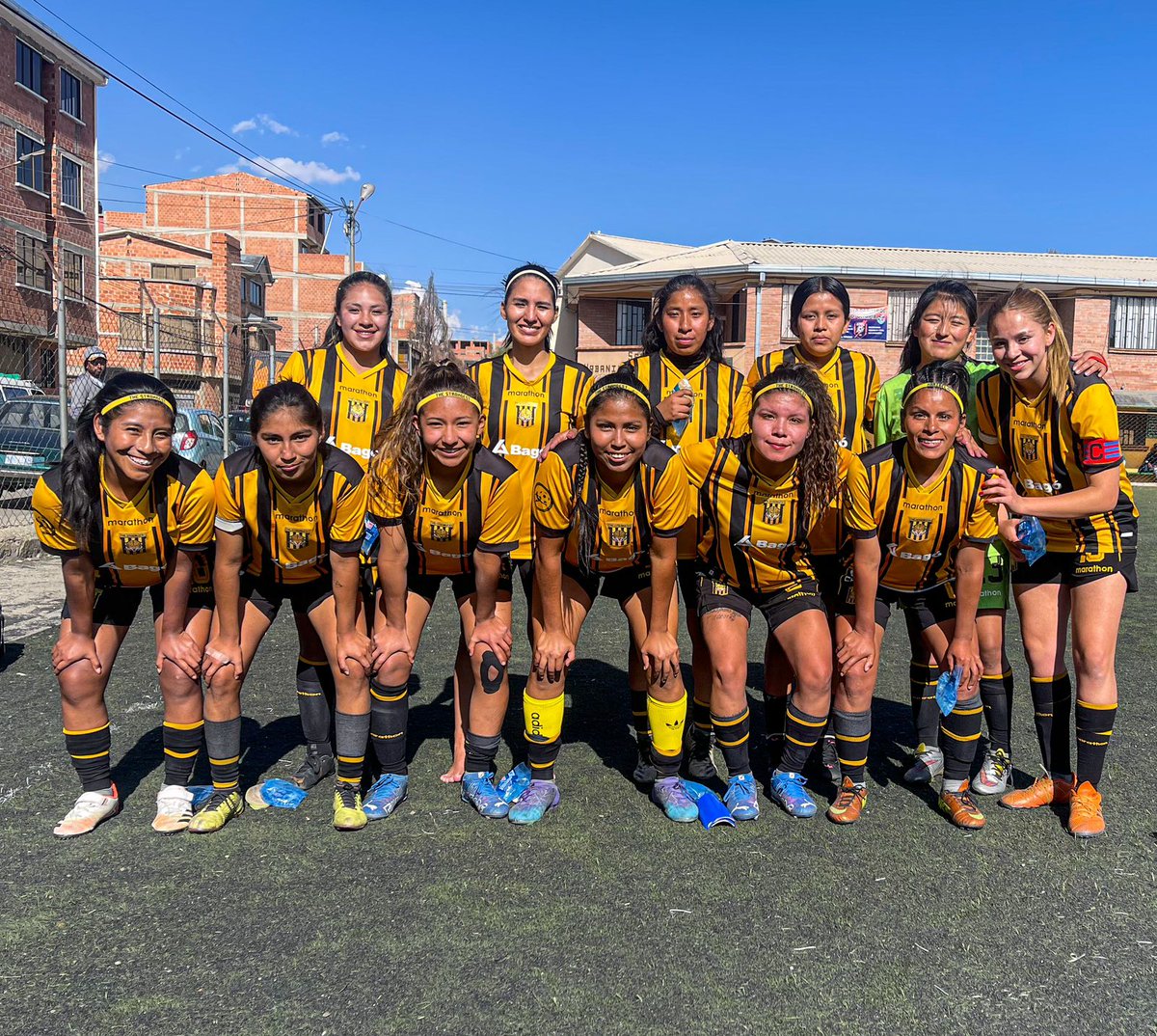 Hoy día nuestro plantel femenino logró una gran victoria sobre Imperio por 8-0.
Un resultado que es fruto de su esfuerzo y trabajo.
Adelante guerreras, adelante <a href="/ClubStrongest/">Club The Strongest</a>
#HuarikasayaKalatakaya
#FeTrabajoGarra