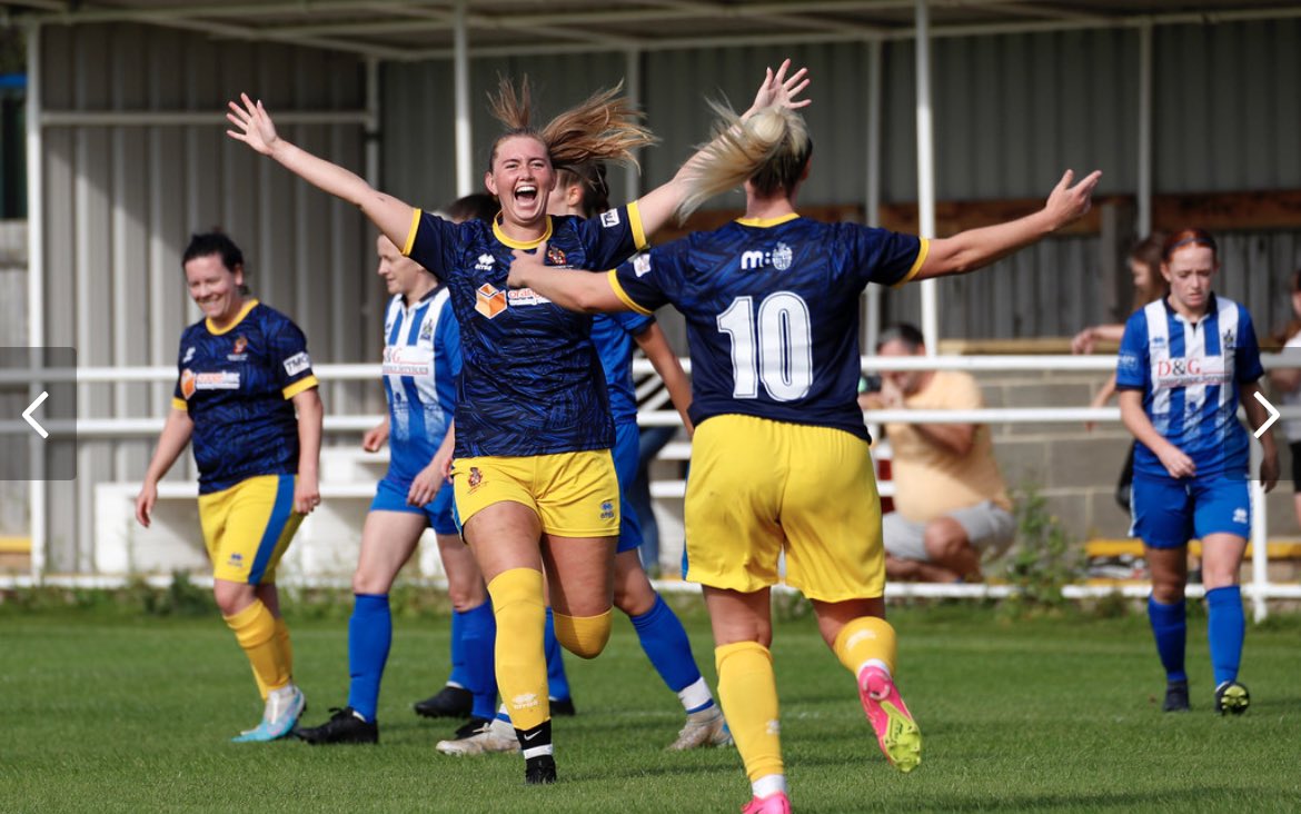 MarkSimpson1980's tweet image. Brilliant day up at Redcar supporting Moors Ladies.

They like to make things difficult for themselves but a 3-2 win means they maintained their 100% record.

Not bad for a newly promoted side!

They’re at The Brewery Field on Sunday against Alnwick at 2pm.

#Moors | @MoorsLadies