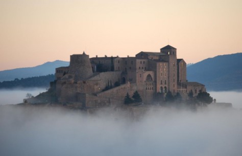 El 18 de setembre de 1714 Cardona, l'últim bastió continental, va capitular i va ser ocupada per les tropes borbòniques. Com el País Valencià uns anys abans, el Principat iniciaria també una llarga etapa ignominiosa de repressió. La fi de més de set segles d'independència.
