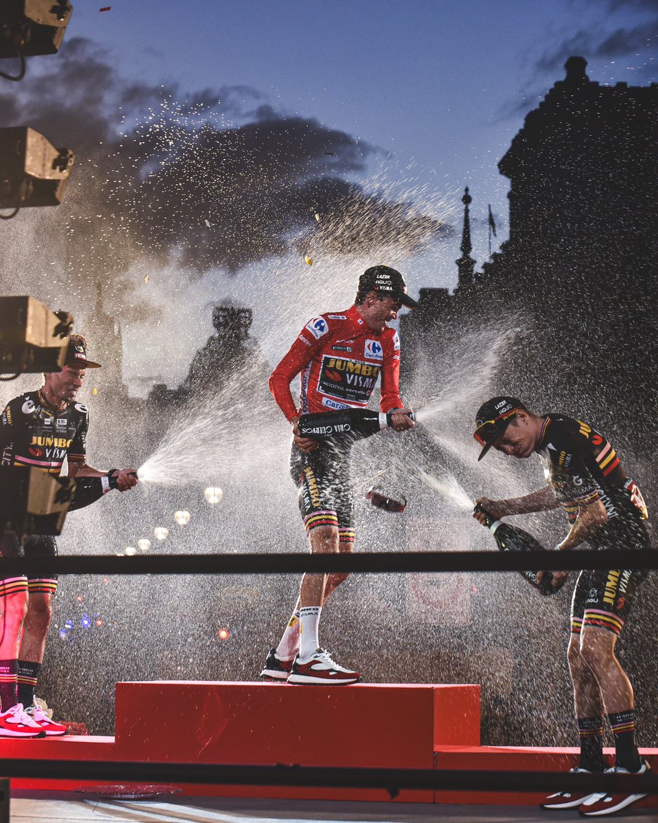 📸 FOTO DEL DÍA | PIC OF THE DAY 😍  

Powered by Plenitude

#LaVuelta23  - 📸 <a href="/cxcling/">Cxcling Creative Agency</a>