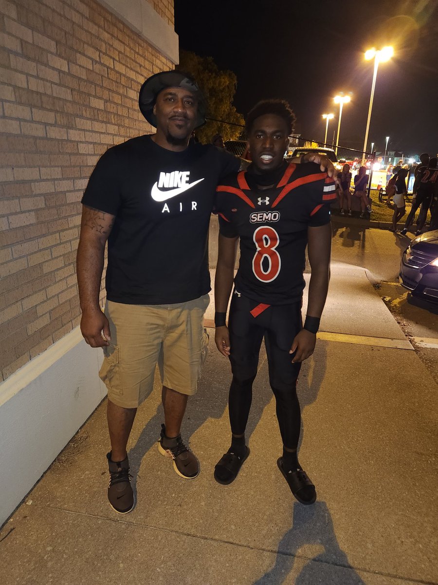 Rolled up to SEMO last night! Good W <a href="/dwight_amir/">Amir Dwight💥</a> didn't get a chance to catch you. Soild job on those 2 picks <a href="/EricIvoryJr1/">Eric Ivory Jr</a> ! 💯💪🏾