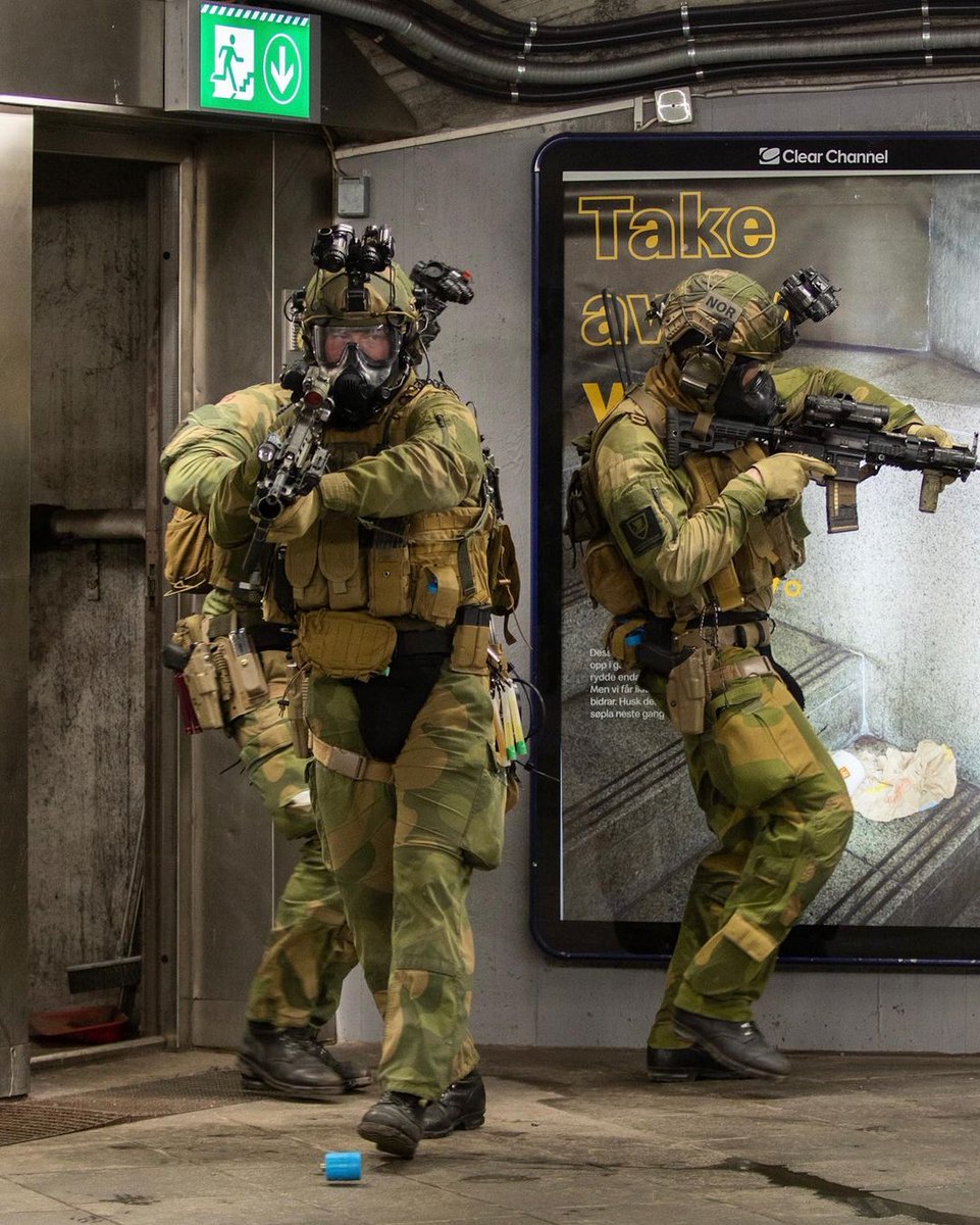 DefenderNor's tweet image. The 🇳🇴Norwegian Army Quick Reaction Force during a MOUT exercise in Oslo some weeks ago
#mout #military #army #Oslo