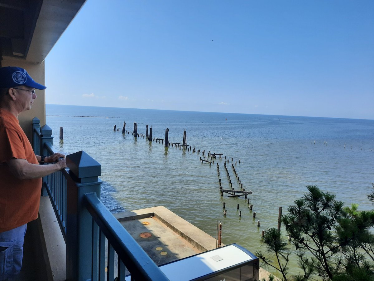 ConureChick's tweet photo. Hubs looking out over the bay at Silver Slipper Casino #BayStLouisMS https://t.co/mJj7aw06Ki