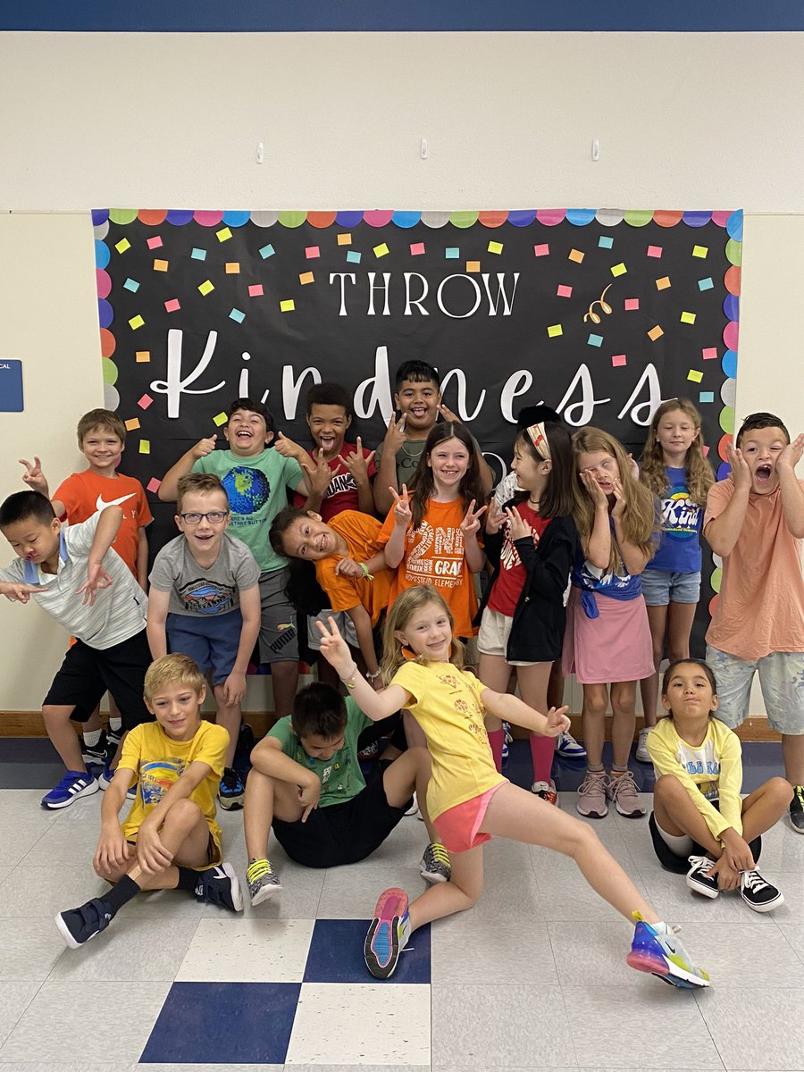 ganttb2015's tweet photo. We had so much fun celebrating LISD Kindness Week! We throw kindness like confetti @HomesteadES @Homestead_PTA @LewisvilleISD https://t.co/2cRiy75Qf0