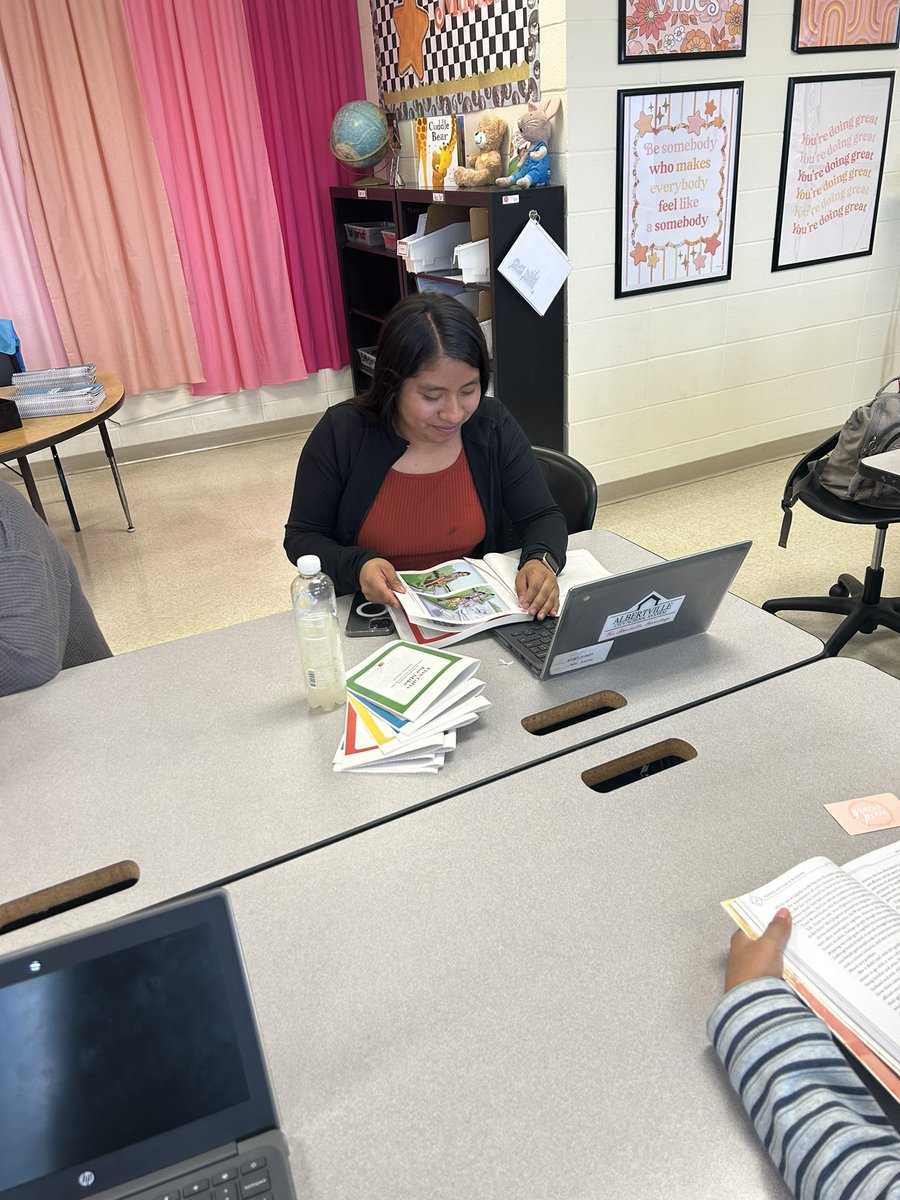 Teaching 1 students got some hands-on experience making 1st grade decodeable books. 📖 <a href="/AvilleCityBOE/">Albertville City Schools</a> <a href="/AHS_Aggies/">Albertville Aggies</a> <a href="/AggieCTE/">Academies of Albertville City</a>