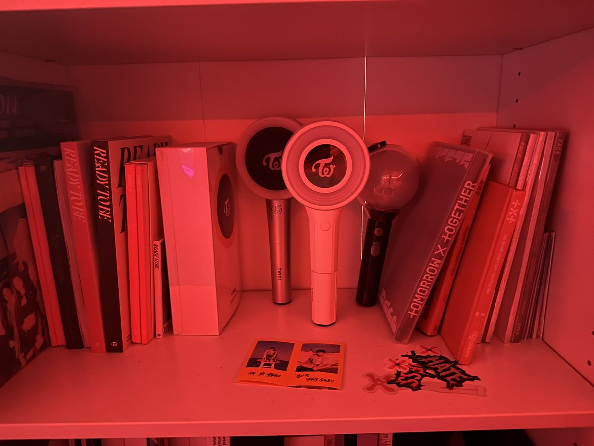 sanayeonpics's tweet photo. Selling my Twice, BTS, and TXT collection if anyone is interested. I recently lost my job and am in need of the extra cash. Dm me if you are interested. 
#btsarmybomb #twicecandybongz #twice #bts #TXT #sellpcs https://t.co/uO6sFLZ1XL