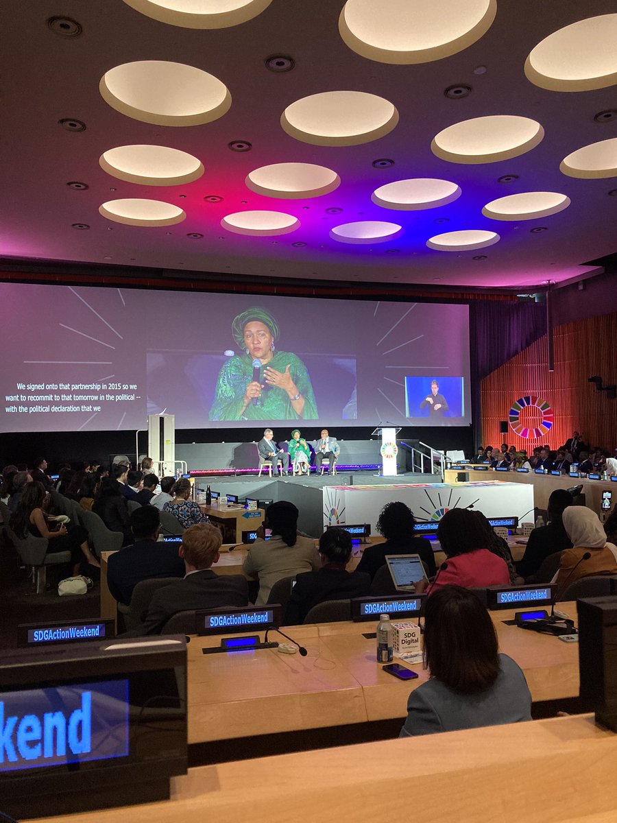Final moments committing to what needs of happen. Inequalities are growing. Youth &amp; women’s voices are needed. And it’s a people’s agenda. 8.5 billion on planet  by 2050 #SDGActionWeekend