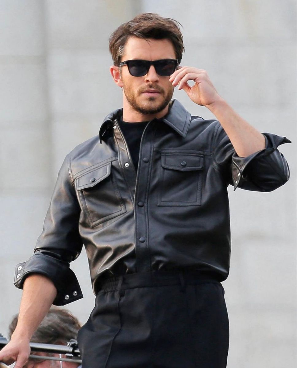 cbbeauty22's tweet image. 🤩: Jonny appreciation: that little bit of grey near his temple. #AnthonyWeek