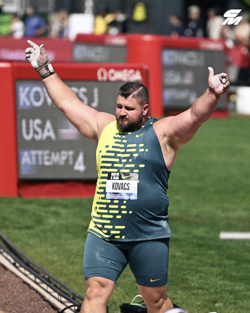 BIG DAD ENERGY 😤
 
<a href="/JoeKovacsUSA/">Joe Kovacs</a> upsets <a href="/RCrouserThrows/">Ryan Crouser</a> with a big 22.93m effort in the fourth round to claim the <a href="/nikepreclassic/">Nike Prefontaine Classic</a> men’s shot put title by a mere 2 centimeters.
 
22.93m is Kovacs’s longest throw of the year and second-longest of his career.