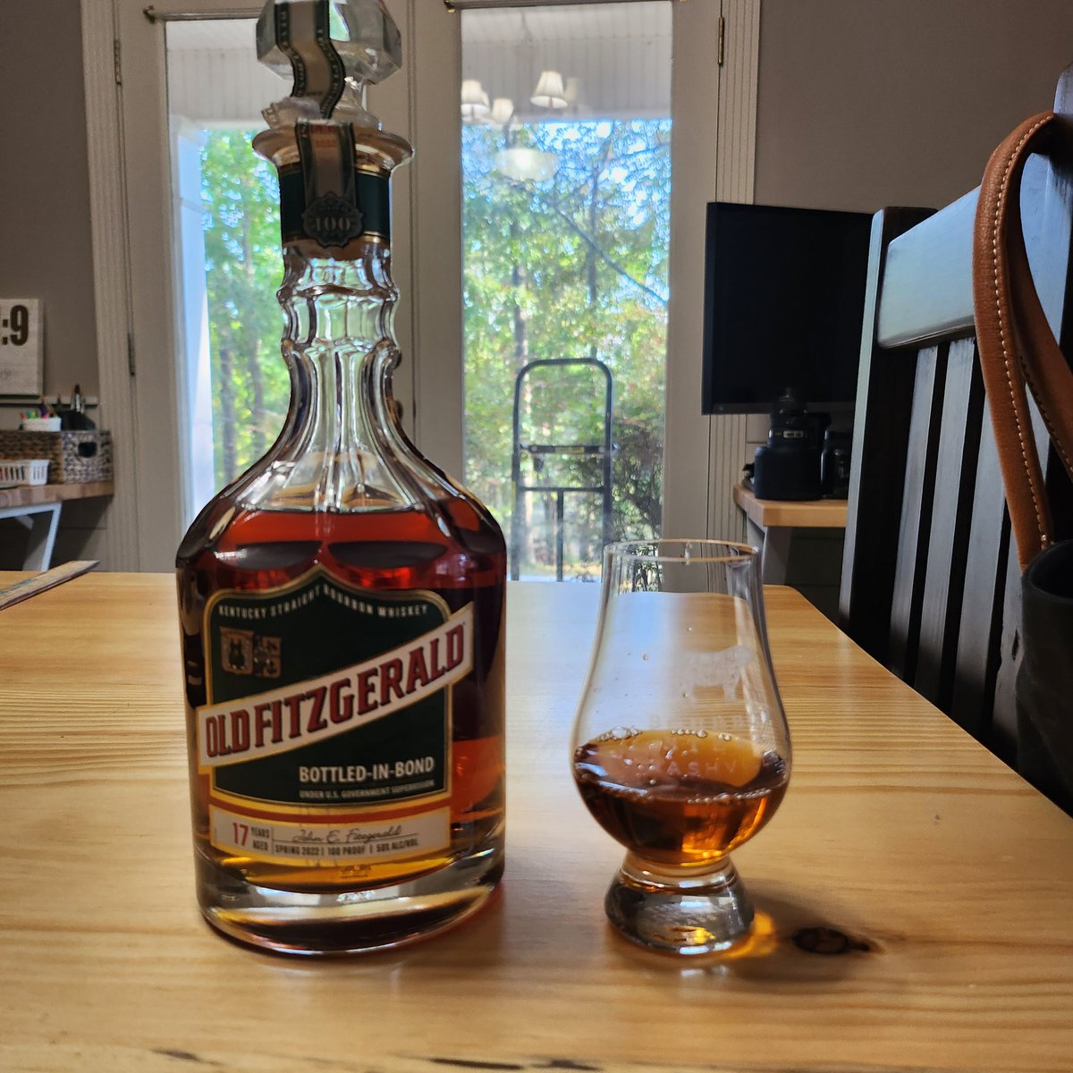 WhiskeyOnX's tweet photo. What an oaky chocolate grape delight! This should be illegal #oldfitz @HeavenHill1935 #delicious #whiskey https://t.co/Azodf1MuYR