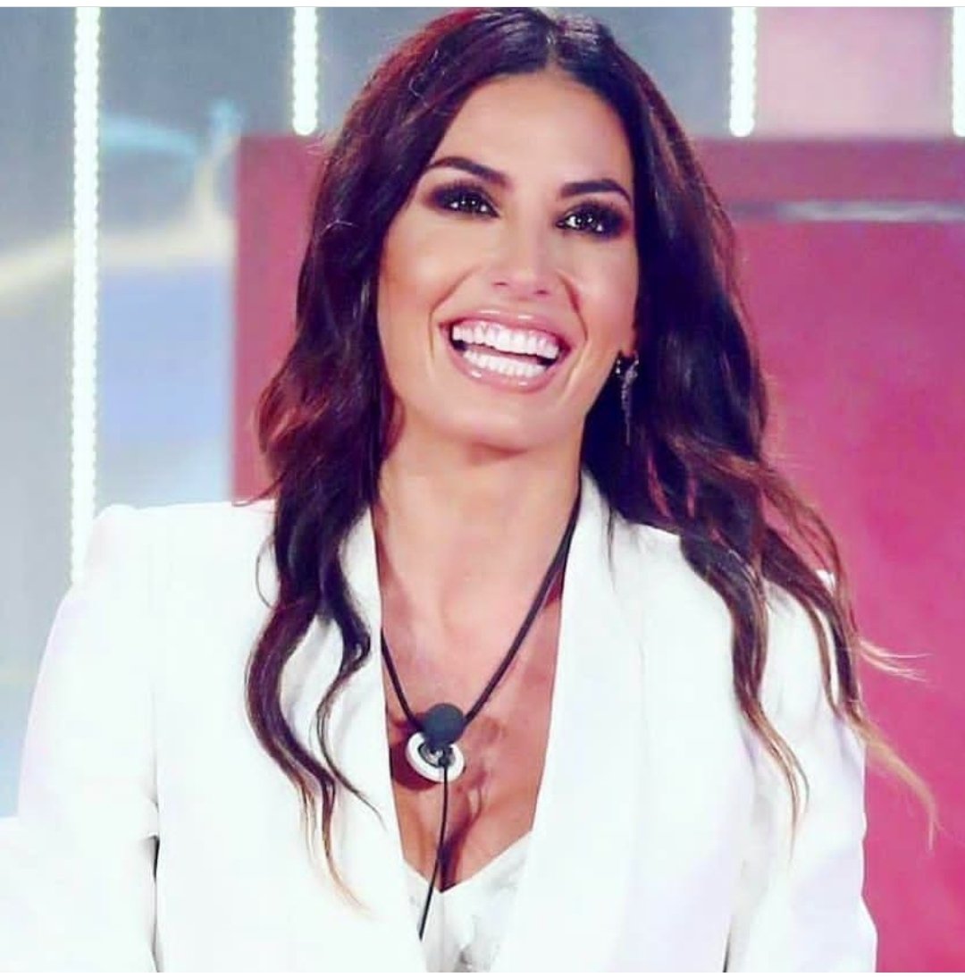 Grace_84deluca's tweet photo. 18 Settembre 🤍✨ Per quante parole si possono usare o esistere quelle che sussurrano i tuoi occhi non hanno euguali. "Tutto racchiuso lì" Come ieri ... come oggi... come domani... Sei Famiglia T.v.b.❤️❤️❤️ #gregorelli #eligreg https://t.co/E1YnBFGEwl