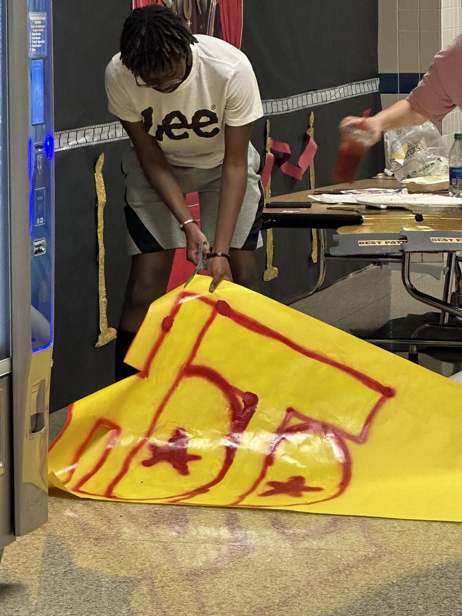 Lakeview Centennial StuCo tweet media