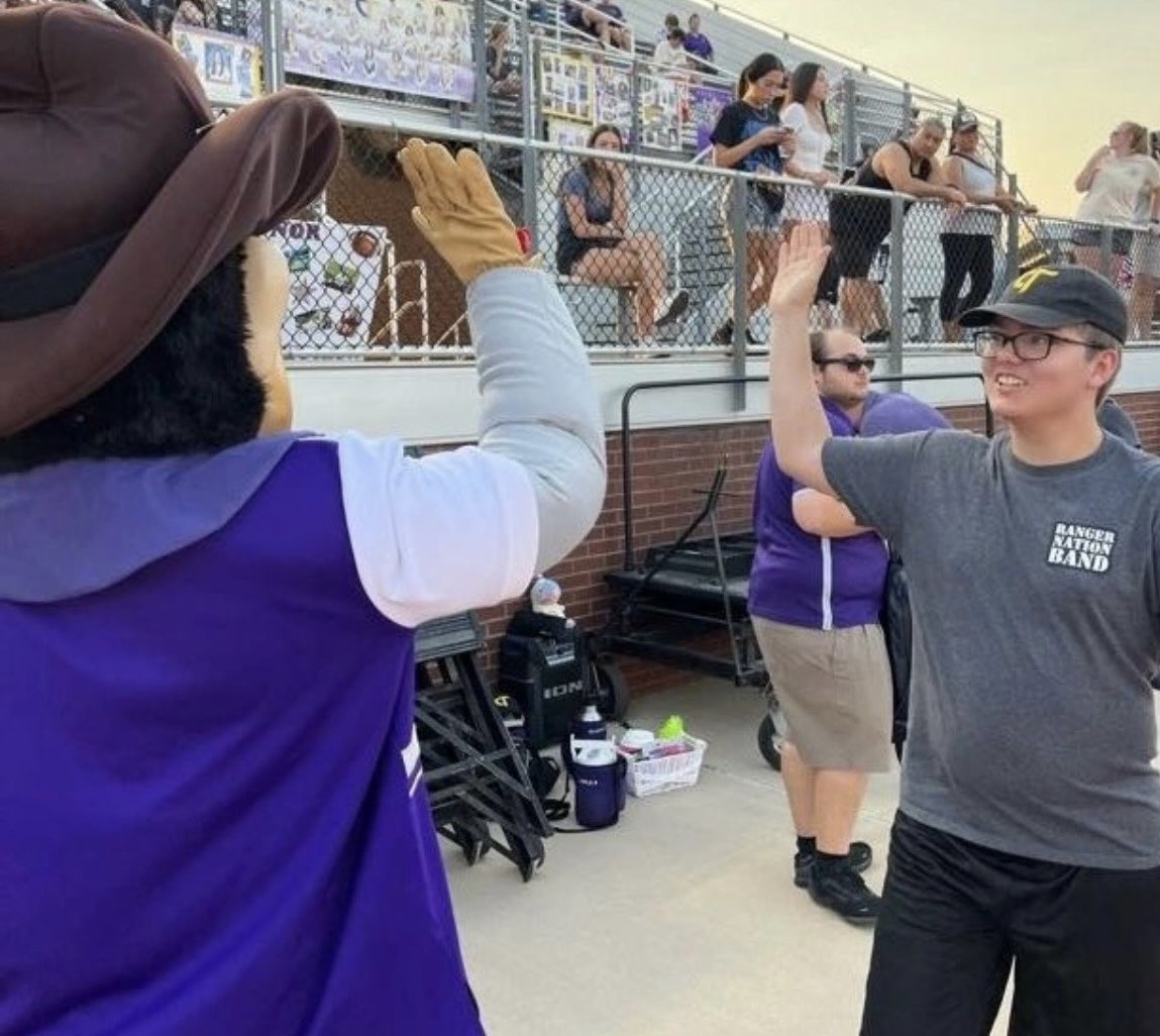 Congratulations to Elliott Seutter on placing 2nd chair in the Jazz All-Region auditions this Saturday! We are proud of you!