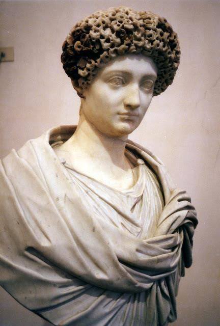 Paul_Luke's tweet image. Bettina Tvrpin serves her first Hot Pot in the (Pontius) pilot episode of Colosseum Street, 28 AD #ITV4 
(features KennEth BarLow and Michael BaldWin fighting to the death on those famous Roman cobbles, plus Eddie Yeats being wrongly crucified over a window cleaning dispute)