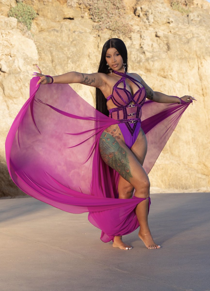 iamcardib's tweet photo. ART =BONGOS 💛💜❤️ https://t.co/S4GNjzAHHj