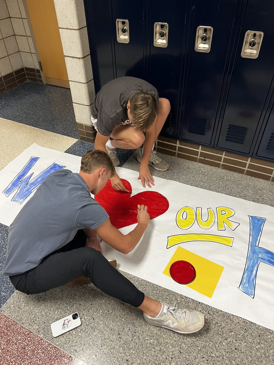 chsOverbeck's tweet photo. Class of 2027 prepping the halls for Homecoming! It’s going to be a great week!!! @chsinfo @myccs https://t.co/9BvHgcKFAm