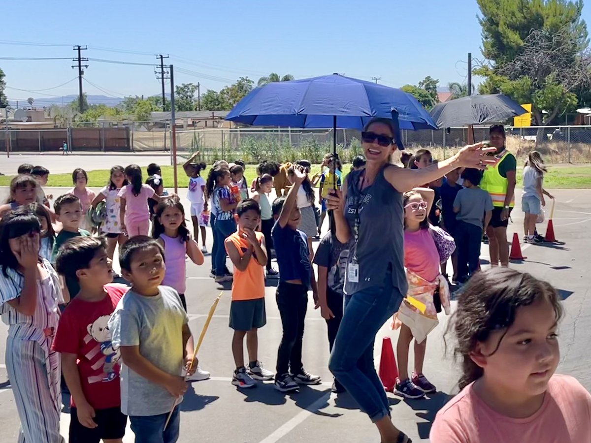 DanaJamison7's tweet photo. We believe in building relationships #SEL #PBiS
@MuscoyE https://t.co/xGiMM7yx5t