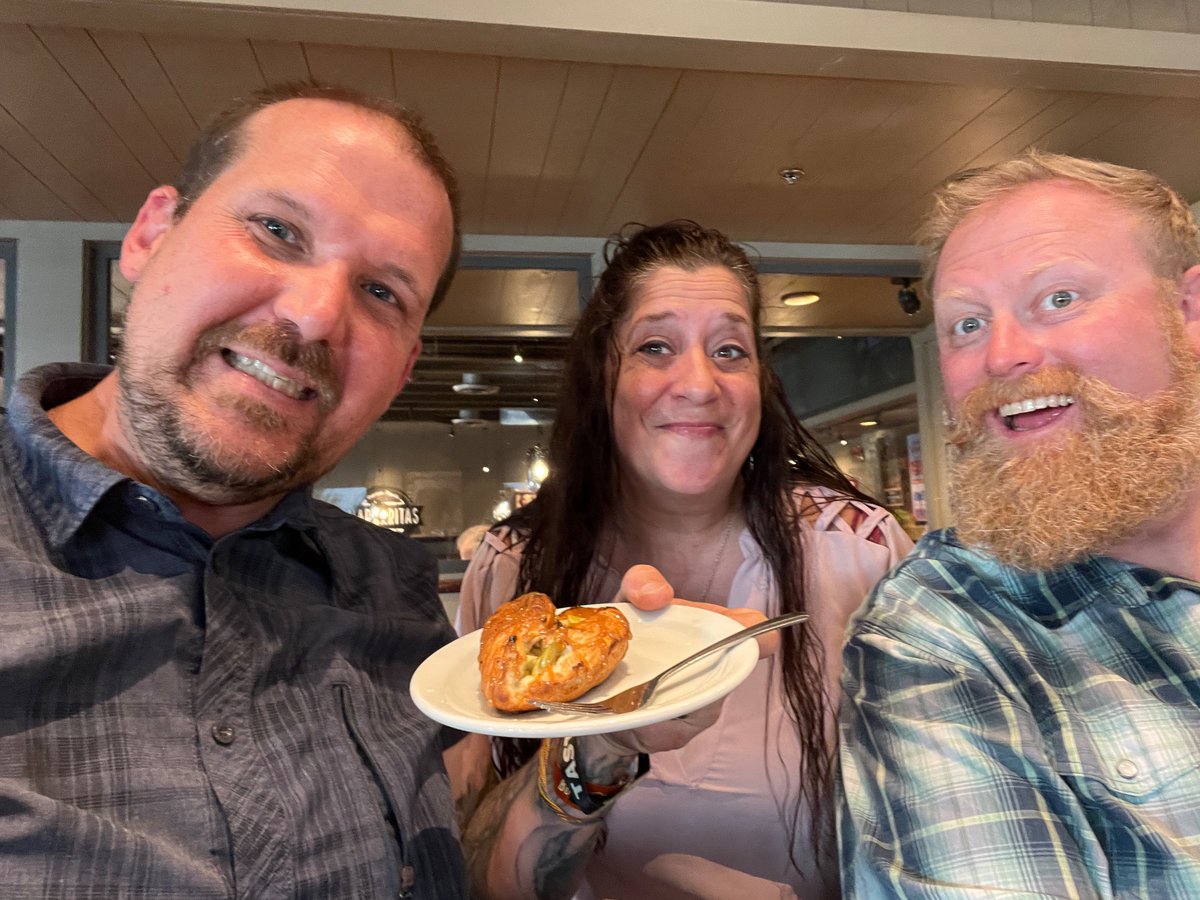 BigB_SC's tweet photo. #bardstownky!!!! @chilis @apples!!! @1702!!! I am so thankful
For my #chilis family!!! #chilis #calendar!!! @TripleC_c_C3 @stiener https://t.co/uhyYn3xWCW