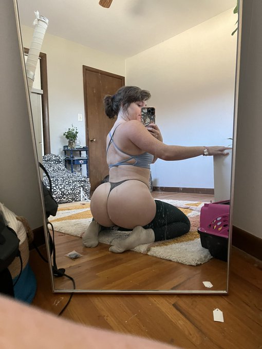 Video of me riding a dildo is up https://t.co/IN1zdV0wtf<a href="/tag/freckles"class="tags"><span>#freckles</span></a>