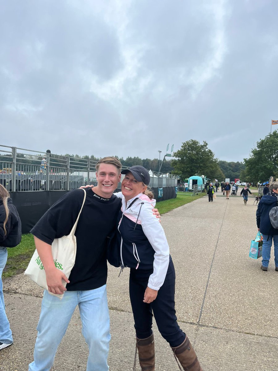 Claire Rowles tweet media