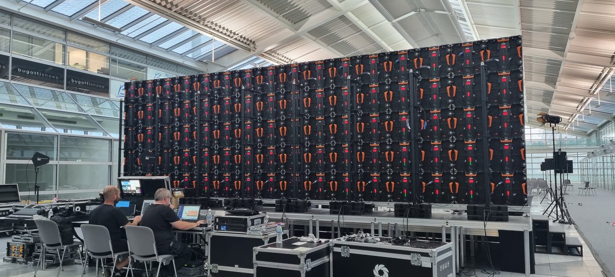 jmpsltd1's tweet photo. Last week, we supported one of our long running clients, with this multi-room conference in Munich. LED screens, full event AV and production were supplied by our team to help make the event a great success. https://t.co/3qGw698Jch