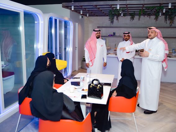 TechShopKSA's tweet photo. صور من يوم الافتتاح للنسخة الأولى من :  
#هاكثون_البلاد_للمصرفية_الإسلامية 

إحدى مبادرات #المسؤولية_المجتمعية
#بنك_البلاد التي تواكب رؤية المملكة 2030
 #البلاد_مبادرة @BankAlbilad 

♦️بتعاون : #تك_شوب السعودية 🇸🇦 
و منظمة الملست العالمية للعلوم والتكنولوجيا. 

♦️المجال : ( المصرفية الإسلامية و التقنية )

#هاكاثون_البلاد_للمصرفية_الإسلامية