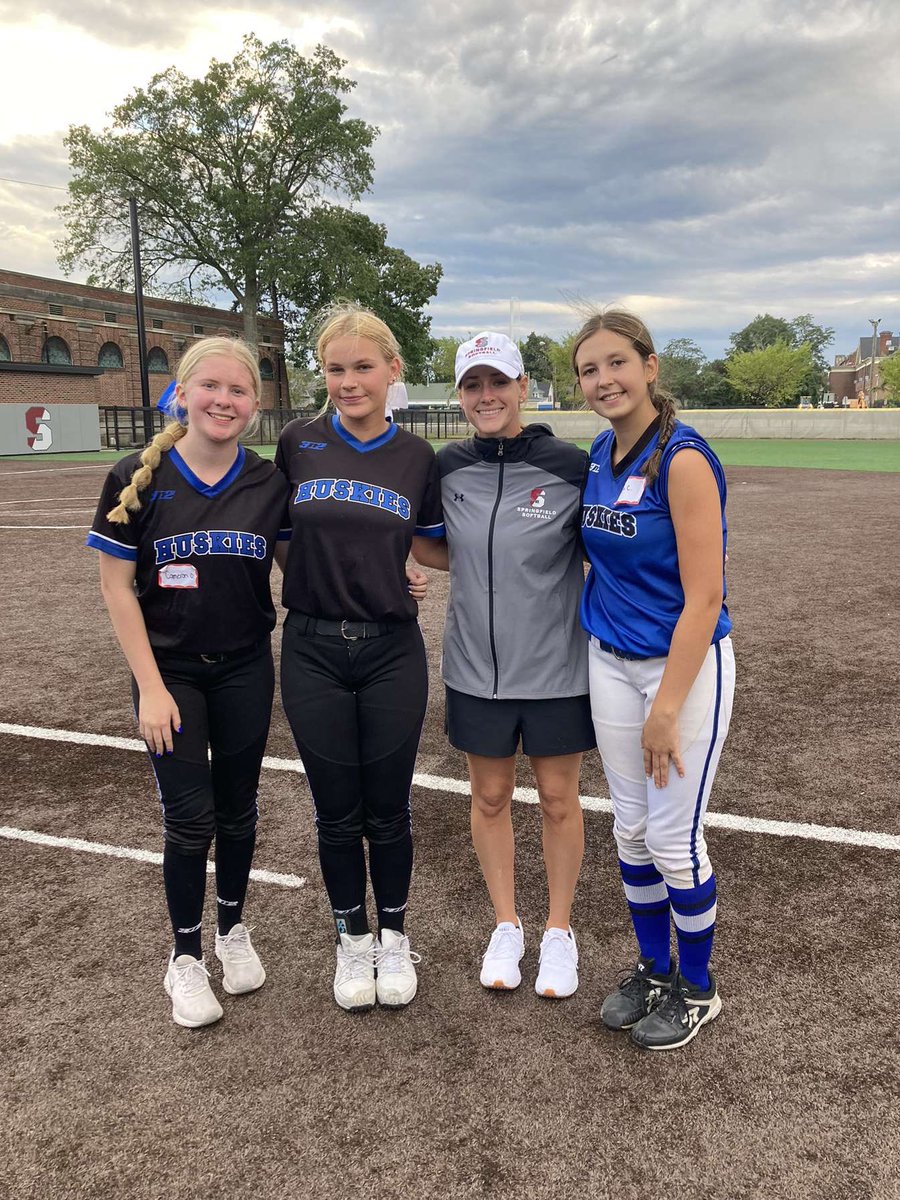 MyaCefaloni's tweet photo. Thank you so much for having me today  @SCPrideSoftball at your camp!! I had so much fun and loved learning about your program and school ❤️❤️ @EStateHuskies @coachkate_sc @HuskiesCefaloni @danburysball https://t.co/SIcEZa6qIL