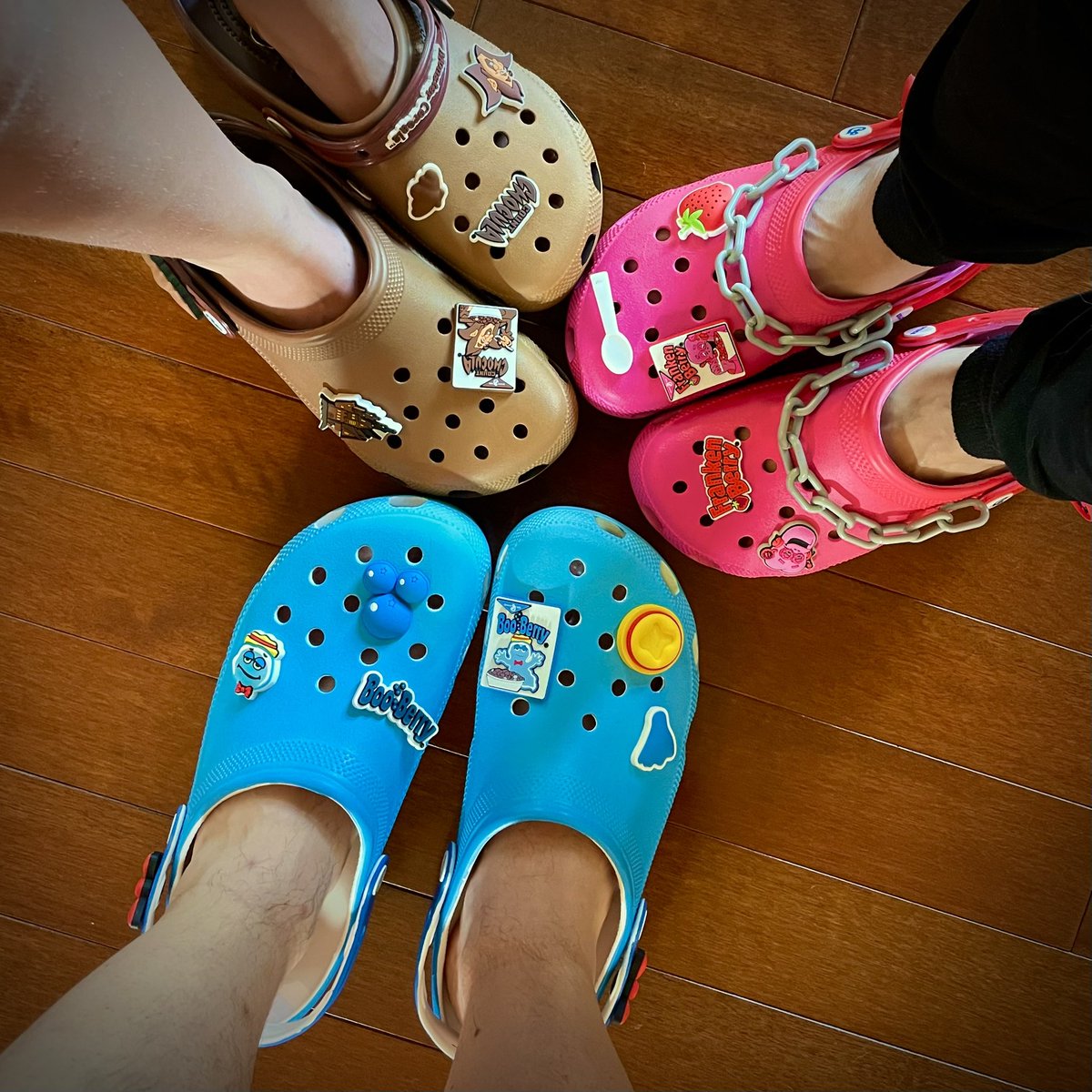 VeebsToys's tweet image. Welp. 🫐 🍓 🍫 

#cerealmonsters #generalmills #booberry #frankenberry #countchocula #crocs #WTF #Fwoosh