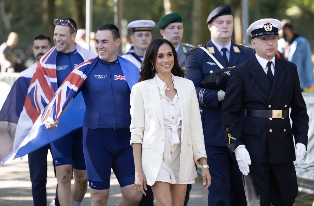 Ladies & gentlemen, Meghan in Duesseldorf #IG23, she joined her husband to celebrate the special occasion & was warmly welcomed by the #InvictusFamily 
#HarryandMeghan ❤💛🖤