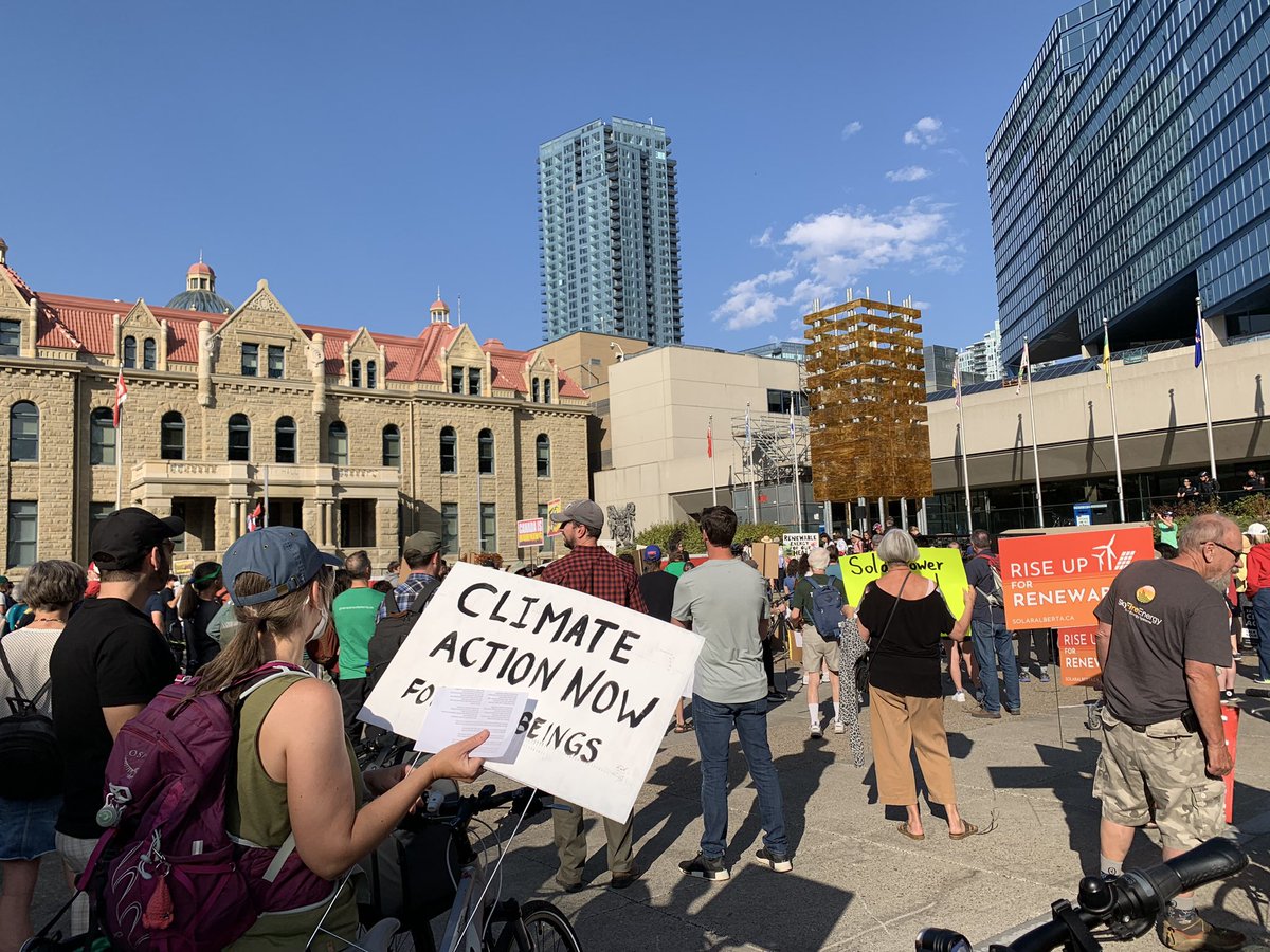 JackieSeidel1's tweet photo. Calgary, Canada, showing up! 
@ClimateHubYYC 
@Fridays4future 
#EndFossilFuels #EndFossilFuelFinance 
#ClimateJustice https://t.co/bizJX9bowT