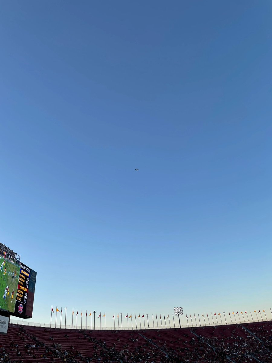 lisha0104's tweet photo. Love the sports atmosphere at Mercer.#Champion #TrainingCamp #Draft #Offense #Defense 
#WideReceiver #RunningBack #Quarterback #Touchdown l #SuperBowl #NFL #Rugby #BroncosCountry #NCAA #love #instagood #photooftheda #fashio #beautiful #happ #cute #tbt #followme #picoftheday https://t.co/yNuFXC4IMN