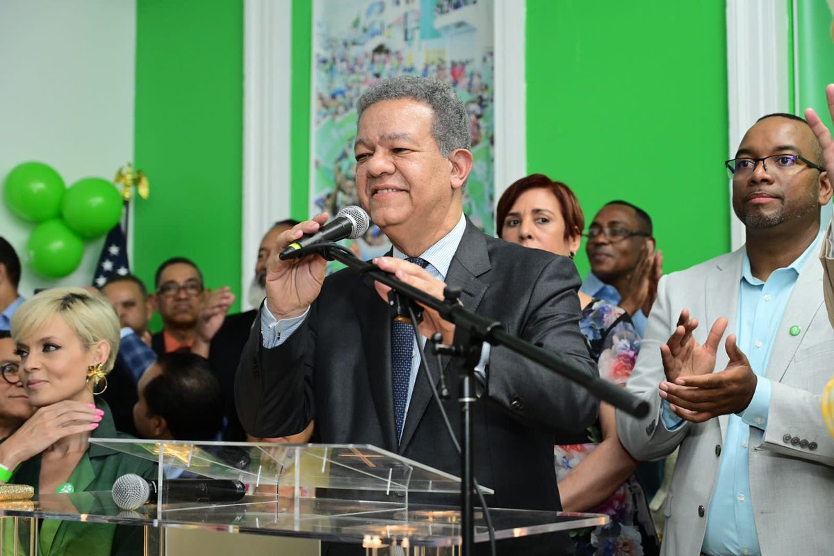 No es Moda, es una decisión tomada por los compañeros y compañeras, Leonel Fernandez Presidente y Morrobel Diputado del exterior. #FuerzaDelPueblo
#FPComunica
#LeonelEnUSA
#SomosDosMillonesFP
#LeonelFernández
<a href="/LeonelFernandez/">Leonel Fernández</a> <a href="/gmorrobel/">Gregorio Morrobel</a>