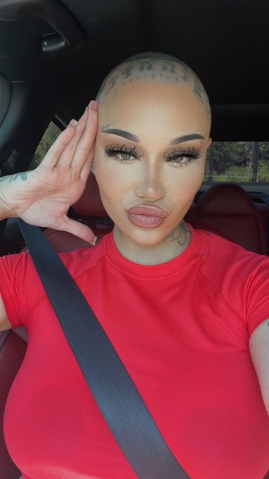 👩🏼&zwj;🦲 https://t.co/kDRtTg9apS